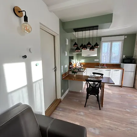 Apartment T2 Renove Proche Des Arenes