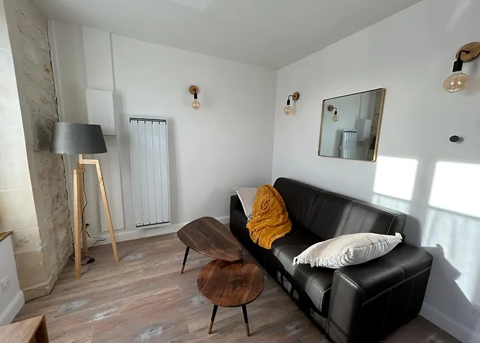 T2 Rénové Proche Des Arènes *