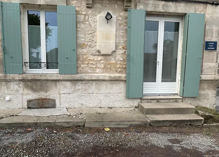 T2 Rénové Proche Des Arènes Saintes